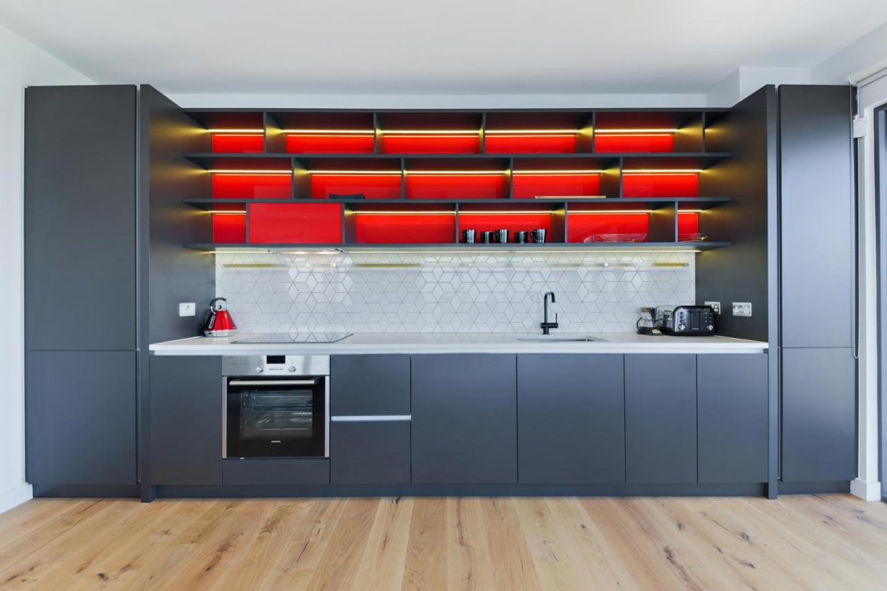 Amazing Flat In A New Modern Building Apartment Лондон Екстериор снимка